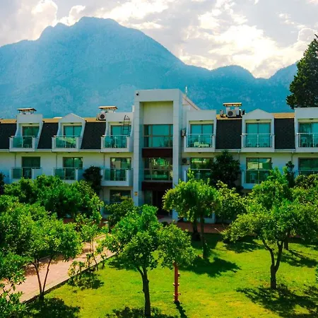 Ξενοδοχείο Omorfi Garden