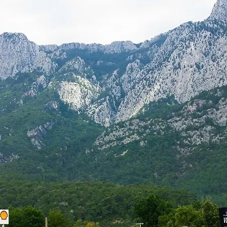 Ξενοδοχείο Omorfi Garden 4*