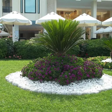 Omorfi Garden Κεμέρ