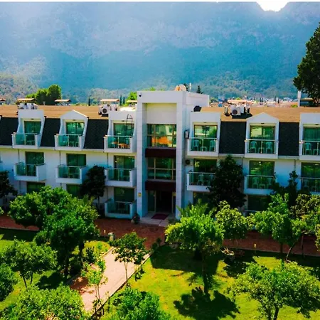Omorfi Garden Hotell Kemer