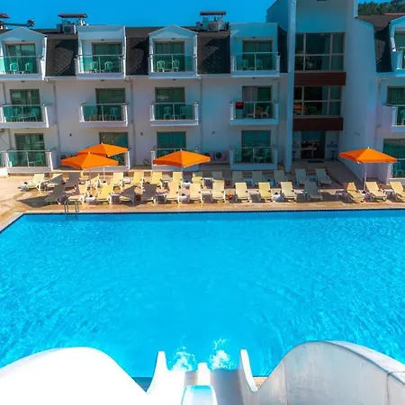 Omorfi Garden 4*