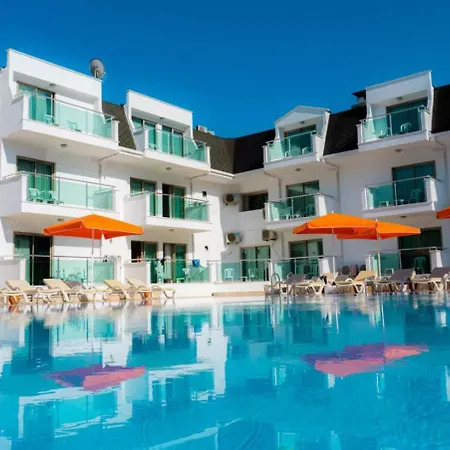 Omorfi Garden Otel 4*