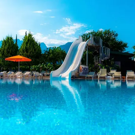 Omorfi Garden Kemer
