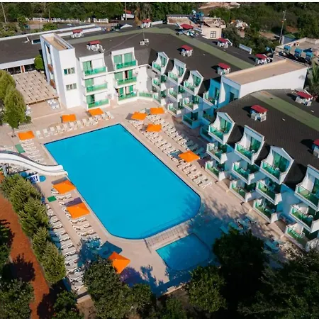 Omorfi Garden 4*