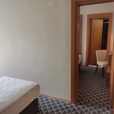 Omorfi Garden Hotel