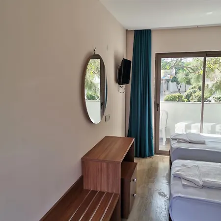 Omorfi Garden 4*