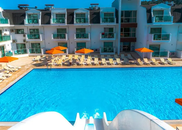 Omorfi Garden 4*