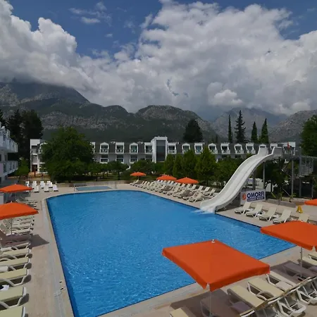Omorfi Garden Hotel