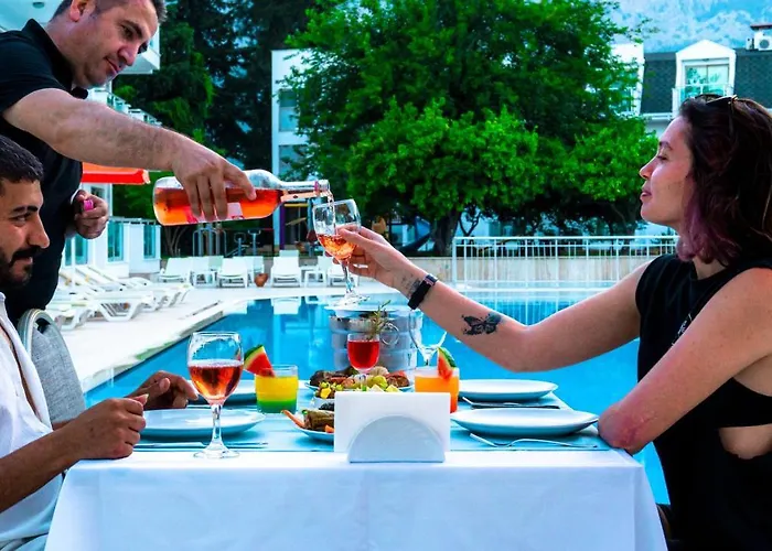 Omorfi Garden Hotell