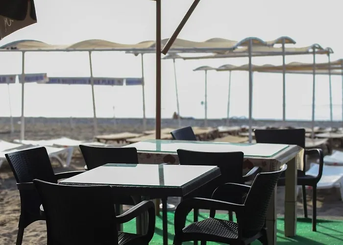 Omorfi Garden Hotell