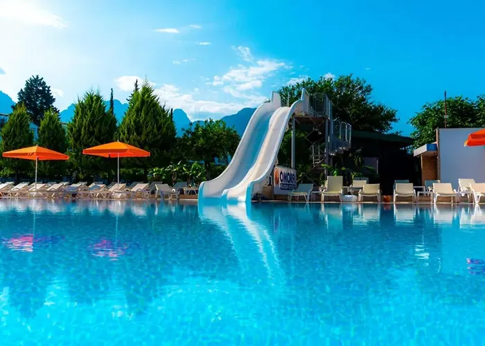 Omorfi Garden Kemer