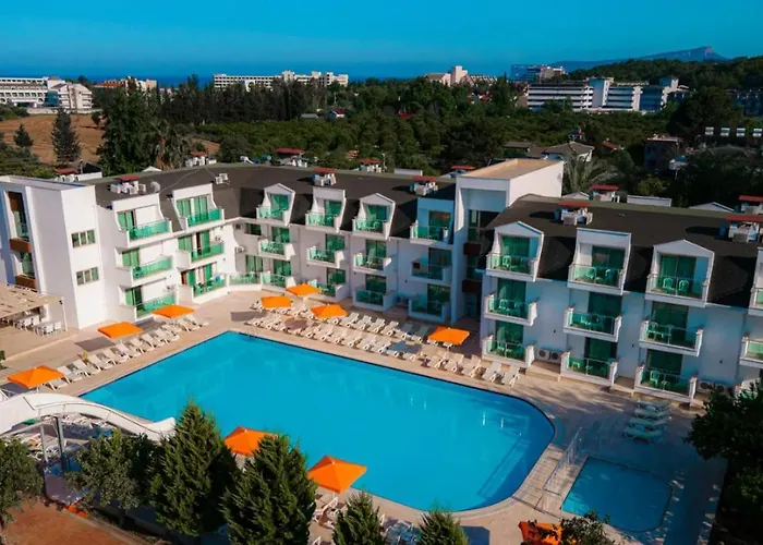 Omorfi Garden Hotell Kemer